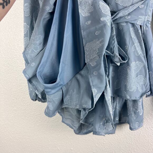 Mi Ami by Francesca’s Brandie Floral Jacquard Romper Light Blue S - Picture 10 of 11